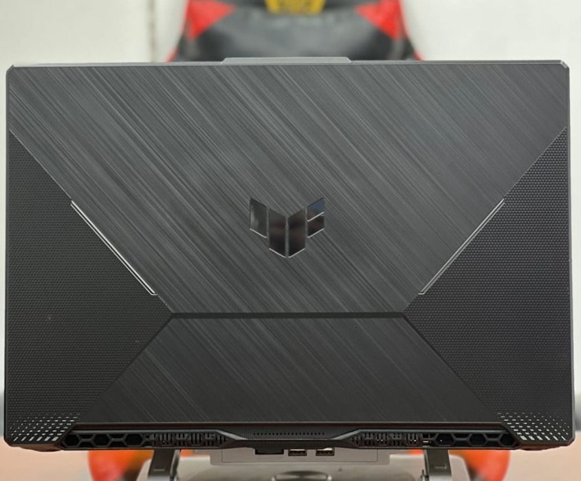 Ноутбук игровой продам