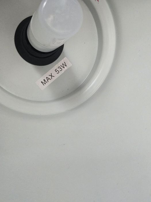 Лампи със стойка за под