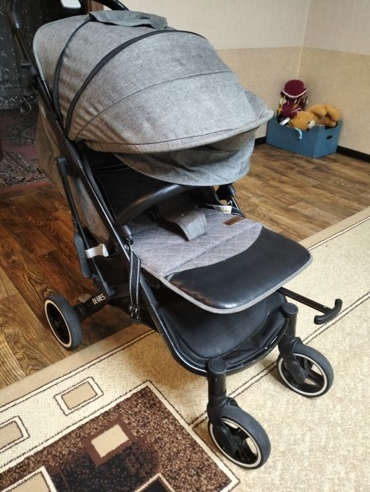 Продам детскую коляску