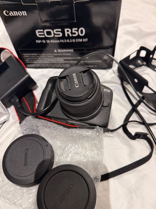 Aparat foto Mirrorless Canon EOS R50, 24.2MP, 4K + Obiectiv 18-45mm, Negru