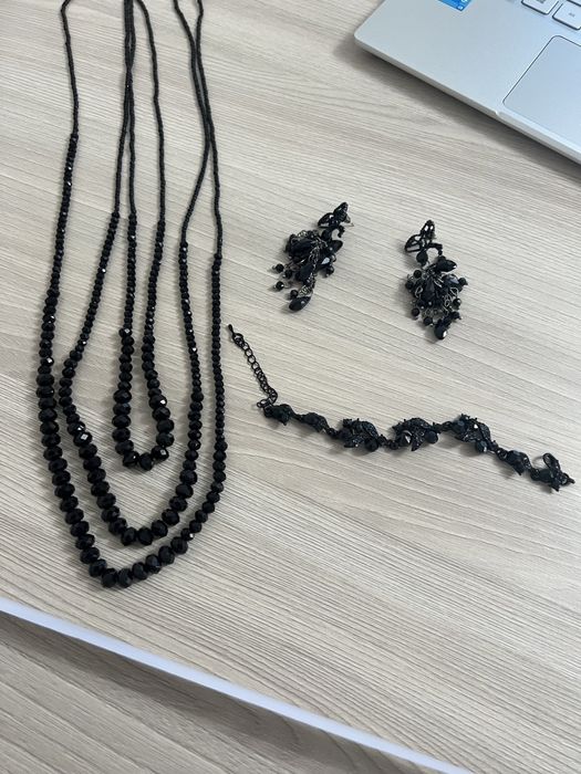 Бусы, серьги, браслет