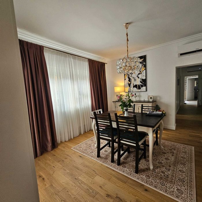 Casă deosebită în zonă liniștită și centrală – complet renovată!