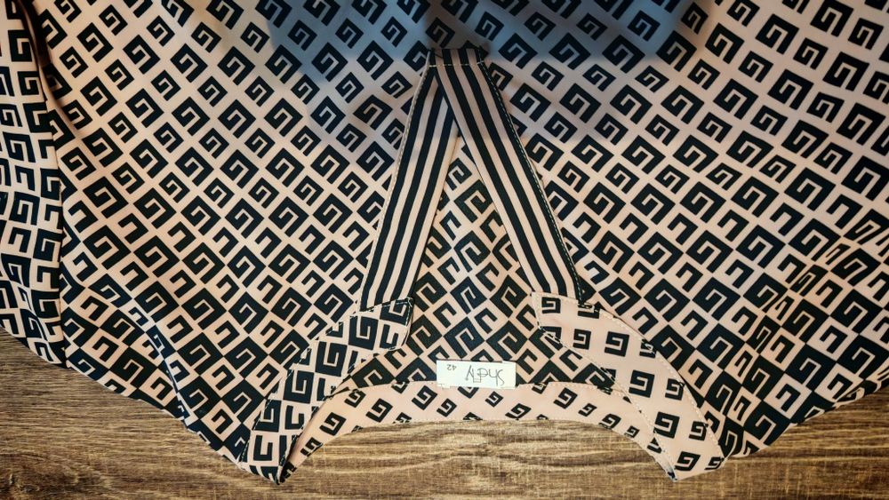 Bluza și maieut, mărimea 42, dar merge 40 (M)