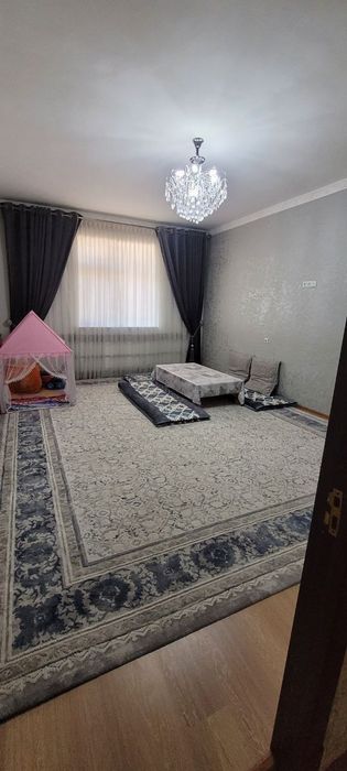 NURAFSHON KÒCHA 4xona 140kv narxini  xonalar keng va yoruĝ