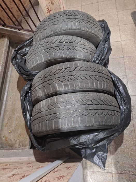 Anvelope iarnă 185/60 R 15 4 buc