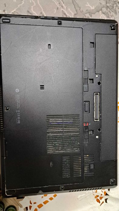 VAND laptop HP8570W in stare de functionare