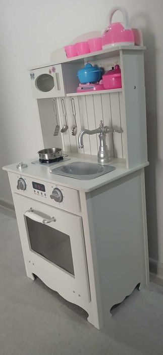 Детска дървена кухня