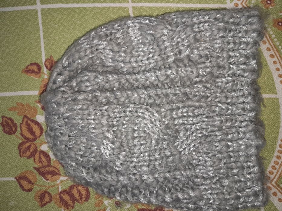 Продаю шапки разные