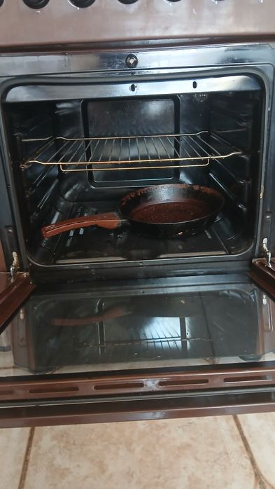 Продаю в идеальном состояние  газ плитку