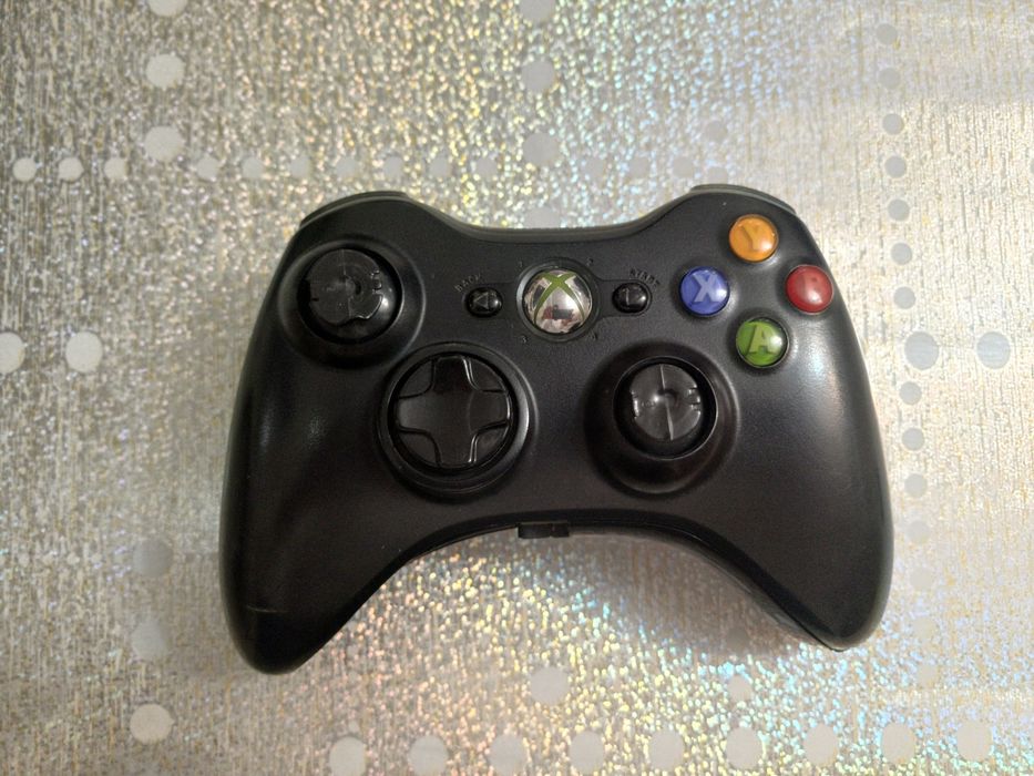 Продам XBOX 360 SLIM