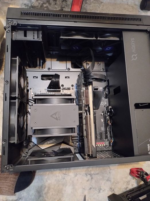 Unitate pc gaming ryzen 5600x rx 6650 xt