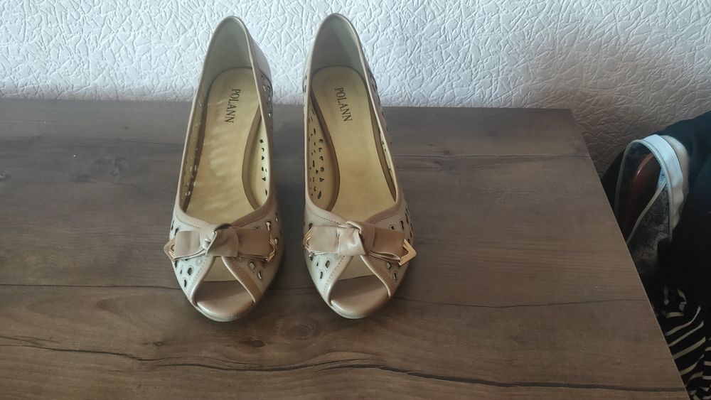 Женские туфли  кожаные