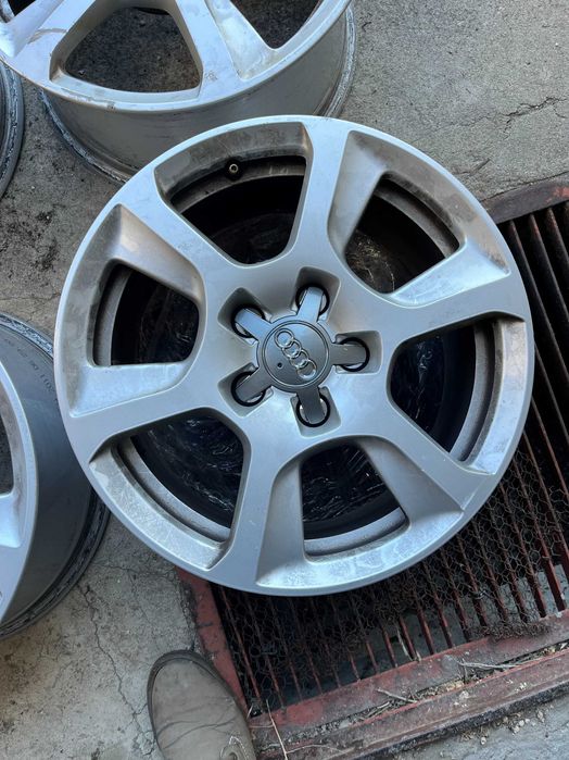 16 цолови алуминиеви джанти за Ауди