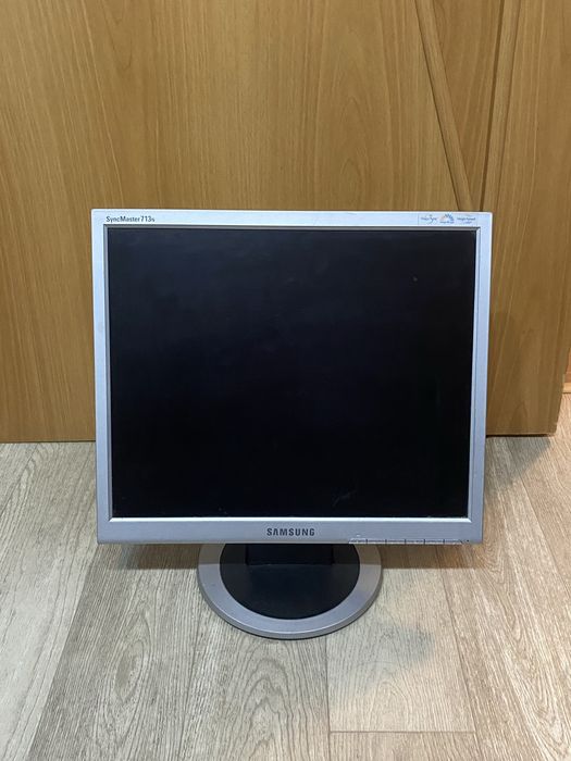 монитор продам дешево