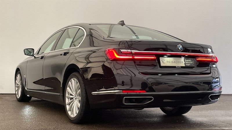 BMW 740 limuzină tractiune integrală