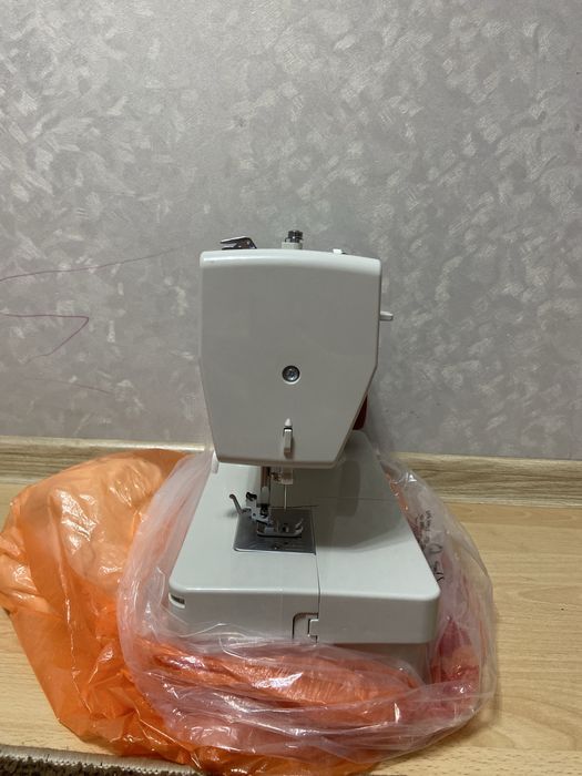 Швейная машинка новая