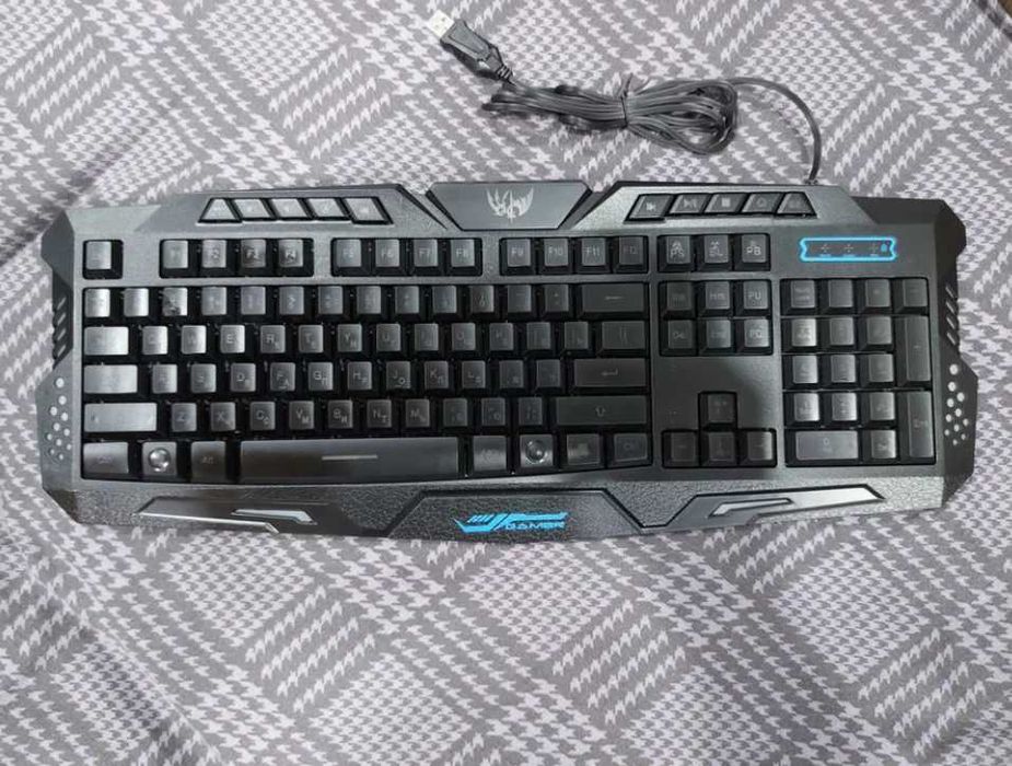 Геймърски комплект клавиатура, мишка, геймърска клавиатура и мишка