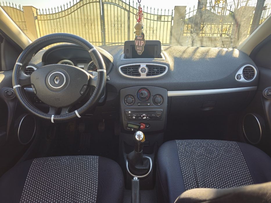 Renault clio 3  2011