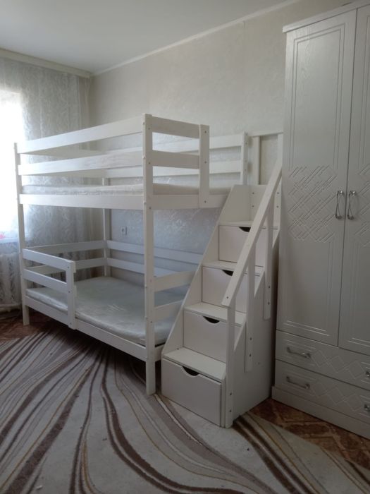 Двухъярусная кровать