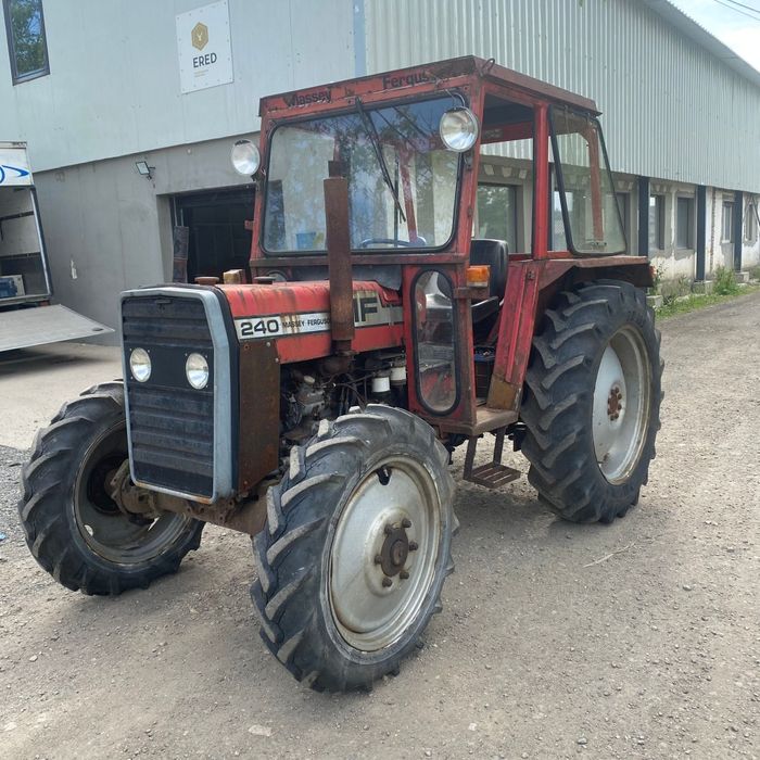 Massey Ferguson 240