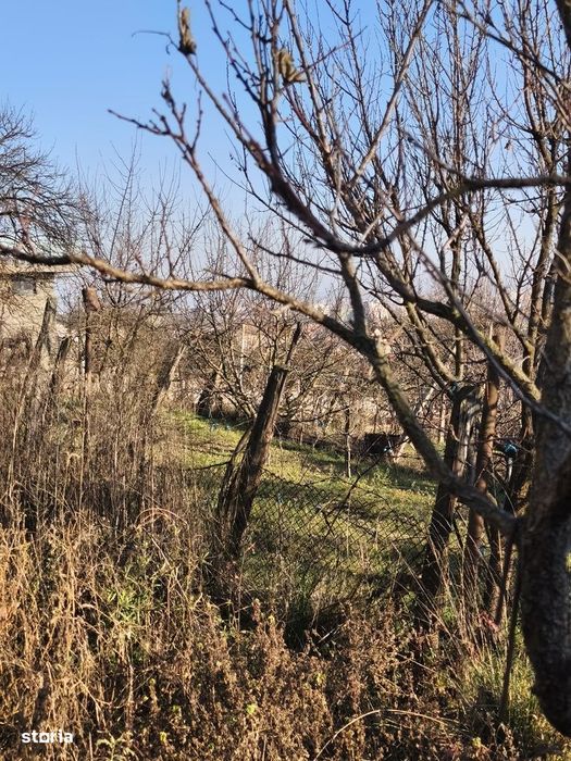 Casă cu 6 camere în Dâmbul Rotund