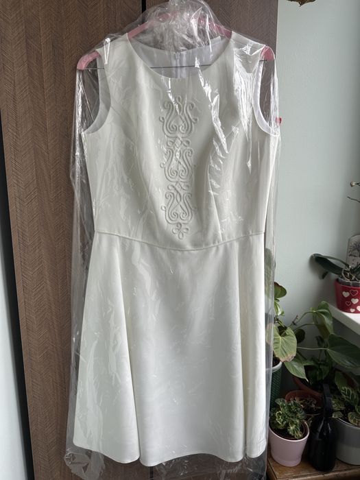 Helvien Bocskai costum rochie set