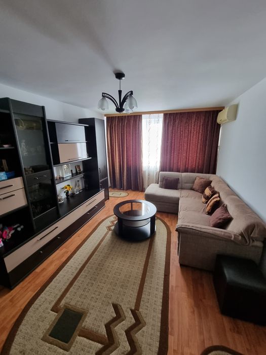 Vând apartament cu 2 camere, semidecomandat