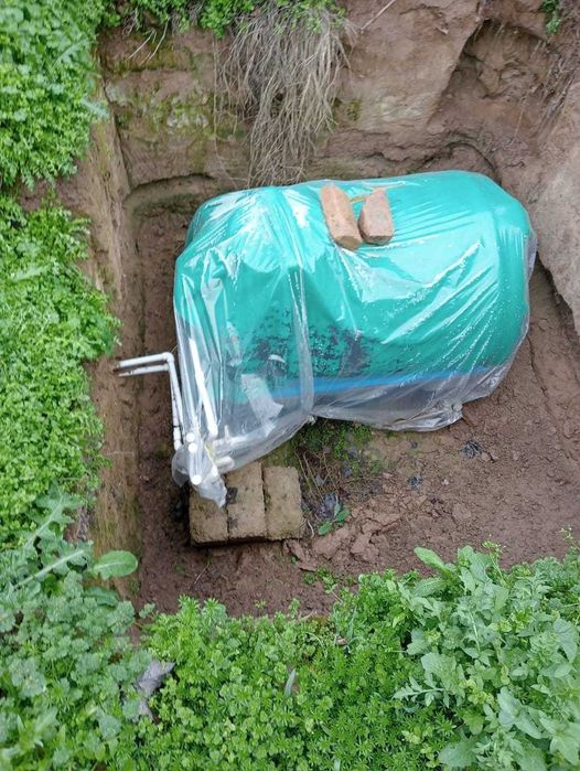 Uy sotiladi. Дом продаётся