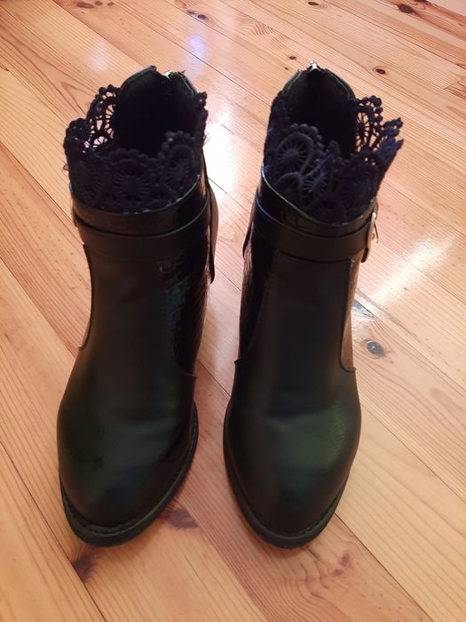 Намалям Дамски боти номер 39