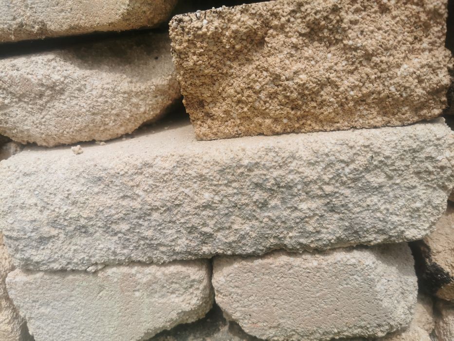 Тухли, лековесни за камини и пещи