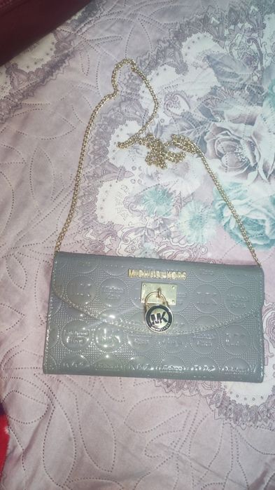 Продам сумочку выходную