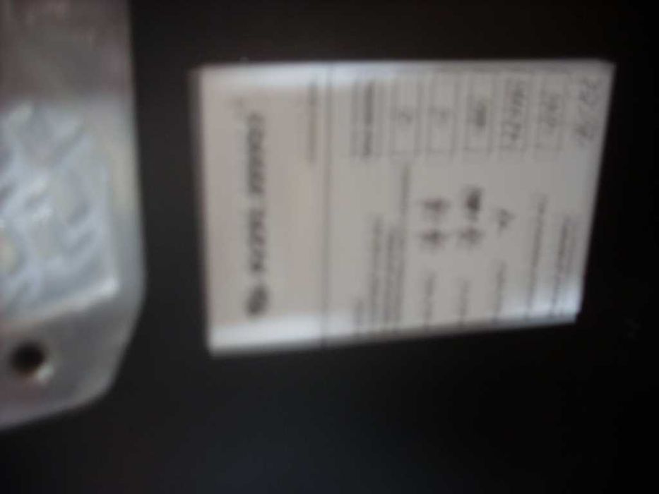 продавам чисто нова лодка колибри-3.60 с двигател меркури 8кс