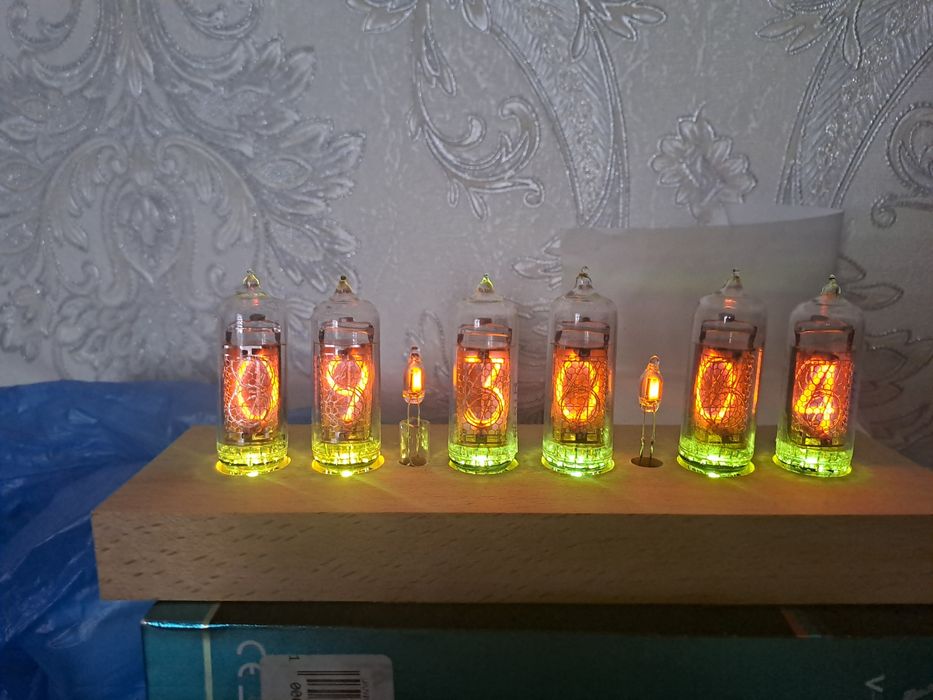 Ламповые часы  ручная работа