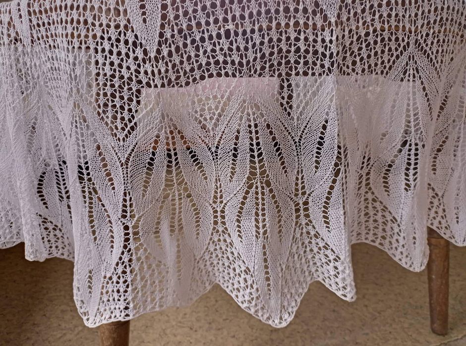 Плетена покривка за кръгла маса