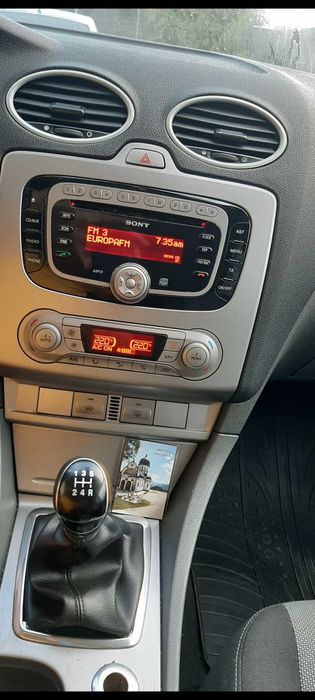 FORD Focus 2010 — imagine 5