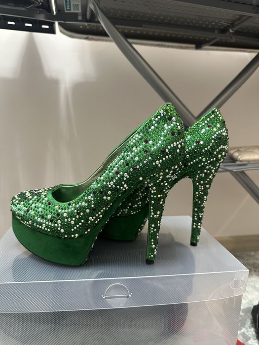 Продам женские туфли