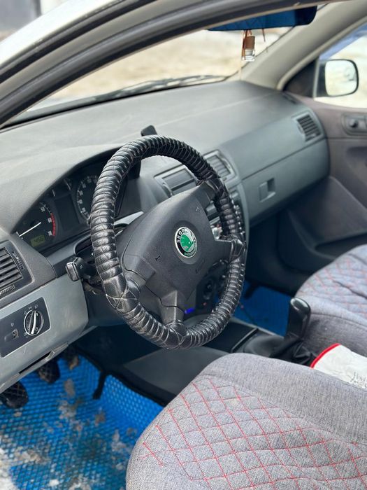 Skoda fabia автомобиль фабия
