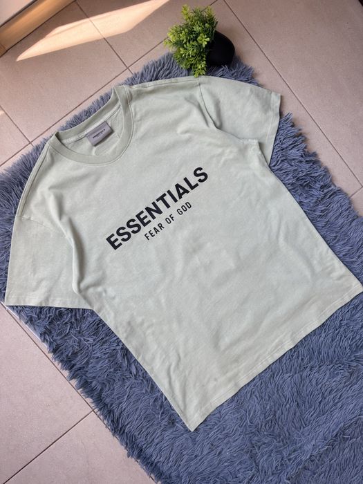 Тениска Fear of God ESSENTIALS