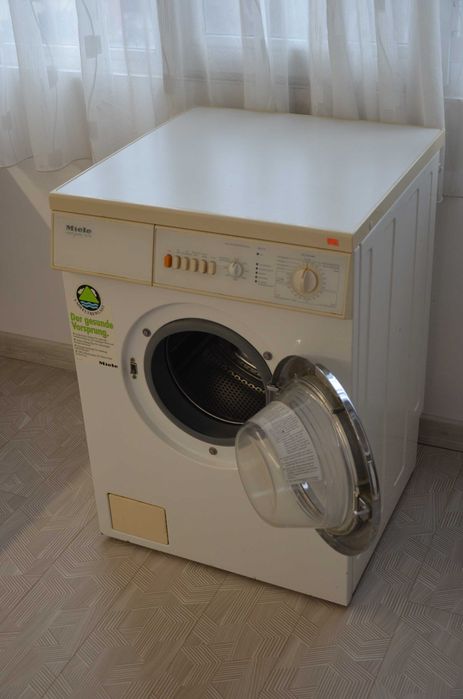 Пералня Miele W718