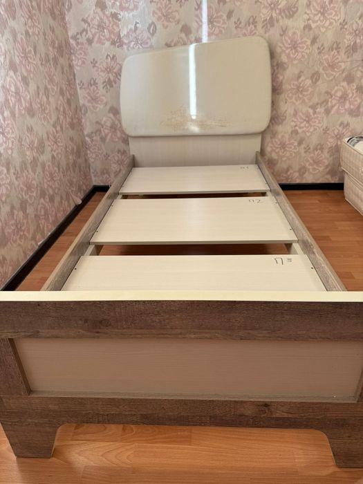 Кровать в хорошем состоянии