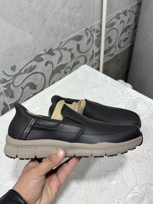 Срочно продается новый оригинальный Skechers