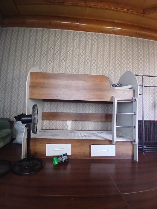 Bolalar kalavti 2ta etaji holati norm