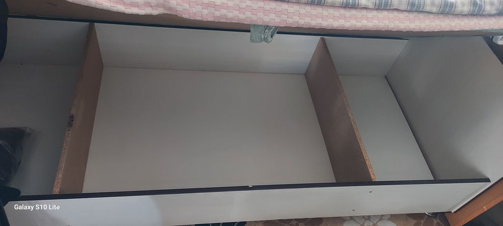 Продам односпальную кровать