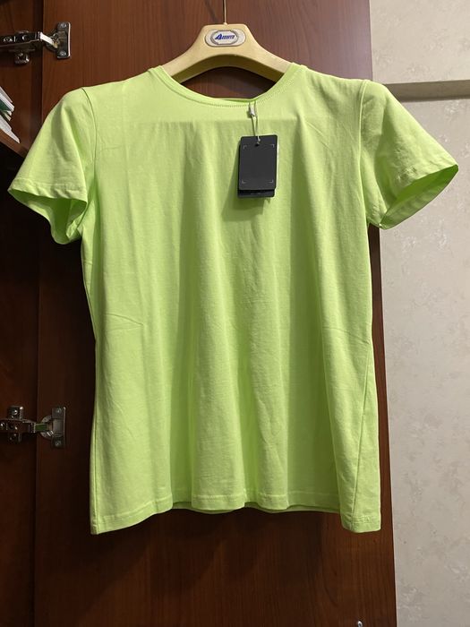 Футболка женская