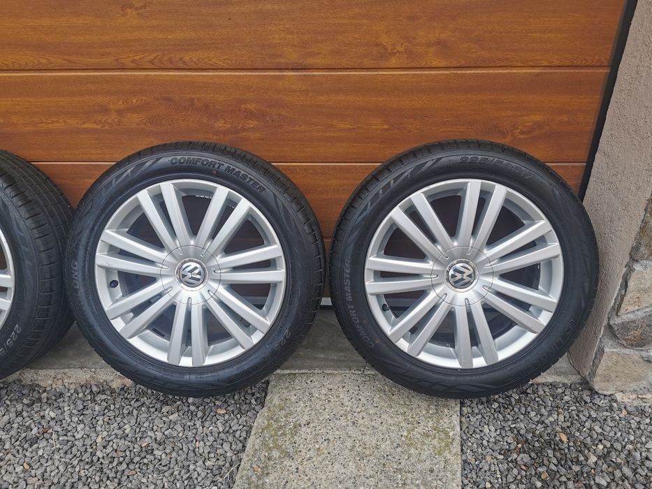 Jante originale Vw R17" cu cauciucuri noi de vară 225/50/17