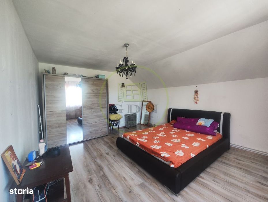 Casa 5 camere, teren 293 mp, Simnicu de Jos, zona La doi Pasi