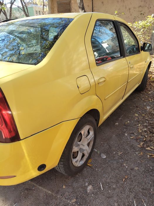 Продавам ДАЧИЯ ЛОГАН 1.6