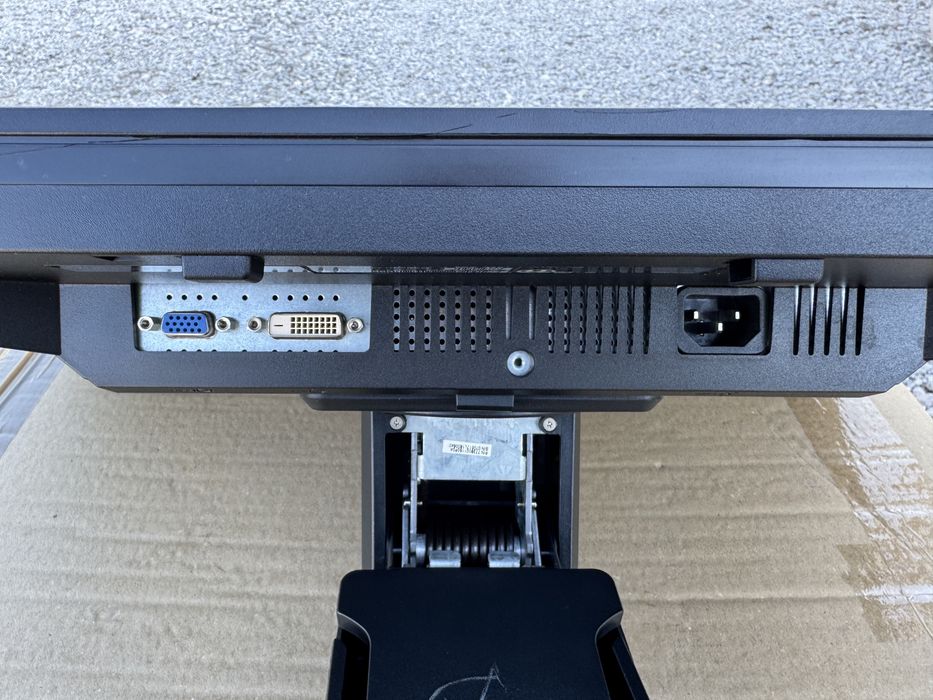 Монитор Dell 22 инча