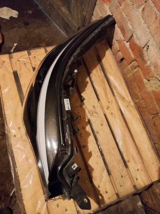 Десен LED фар за Тойота C-HR