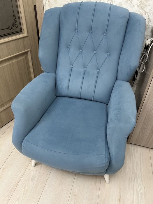 Продам диван и кресло